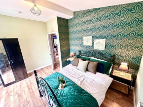 Exec 2 bed lodge in rural Wales with Cymru Holidays